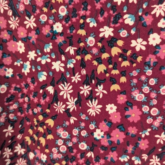 🌼LuLaRoe Burgundy Bloom Julia Dress – Comfy Meets Cottagecore Vibes 🌺✨ - Picture 4 of 6